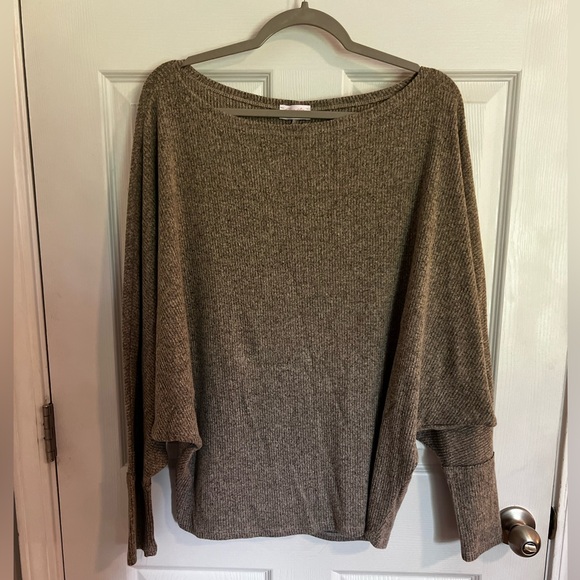 Pink Lily off the shoulder sweater, medium - Picture 1 of 1